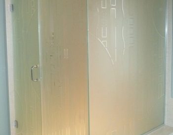 glass shower screen dubai by INFOCUS Glass & Aluminum Works